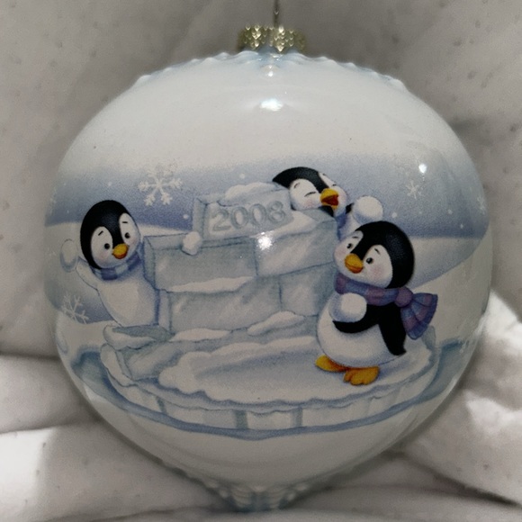 2008 Hallmark Keepsake Christmas Ornament - Picture 5 of 5